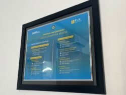 PLN Icon Plus SBU Regional Bali dan Nusa Tenggara Pasang Papan Informasi Keselamatan Kerja Lengkap di Setiap Gedung